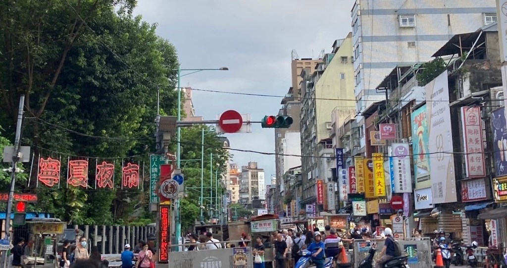 台湾2日目　歩いて行けた寧夏夜市